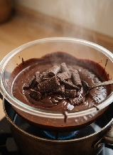 Cuvertura ciocolata neagra fasii pentru ganache,mousse si glazura - 1kg